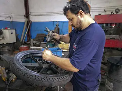 Embuchamento em rodas moto
